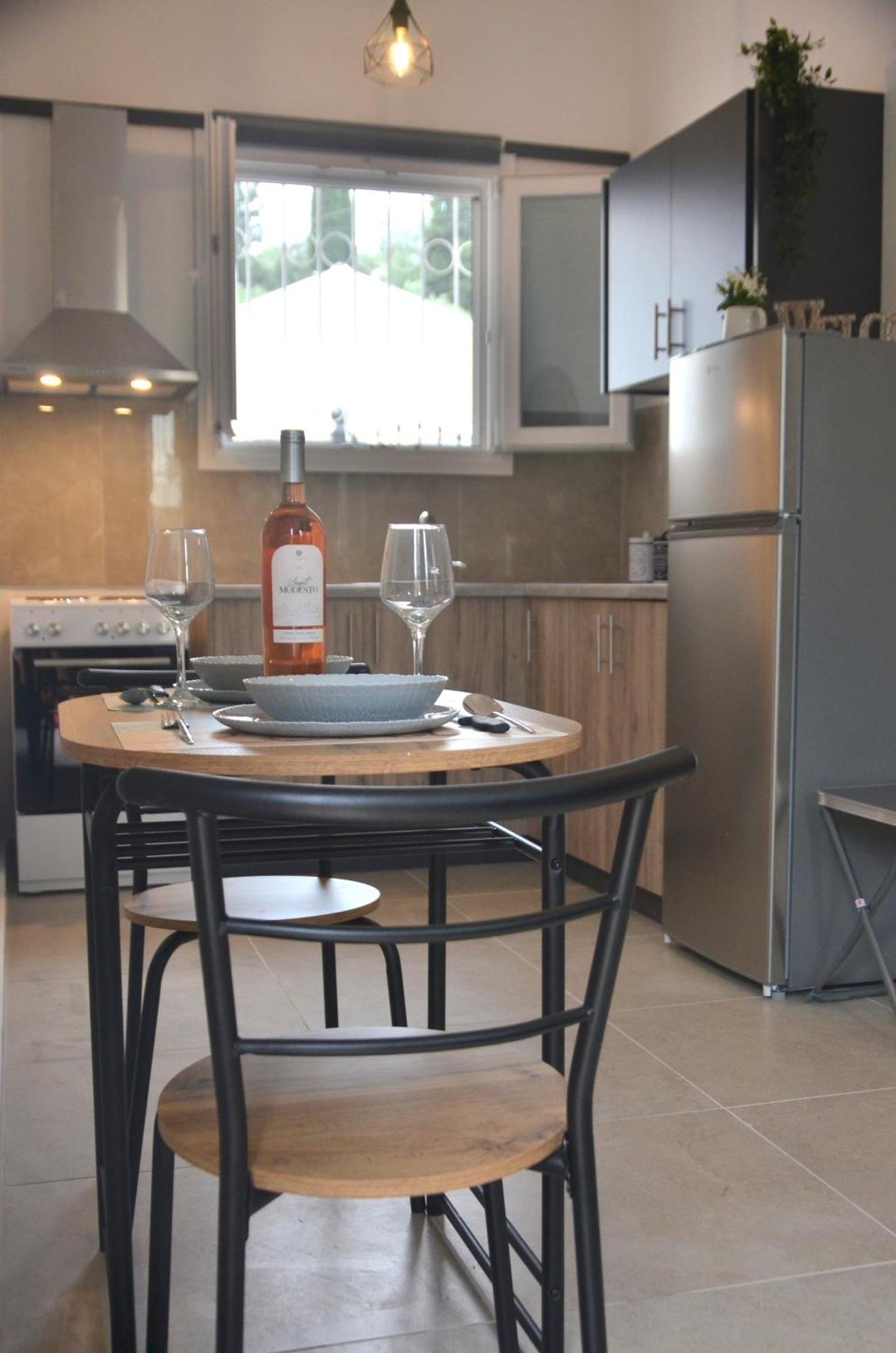 Agatha's Bright Modern Luxury Apartment-2 * Peritheia